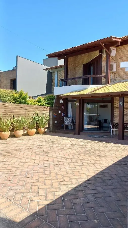 Casa De 3 Quartos Em Garopaba - Bairro Ferraz Ferienhaus