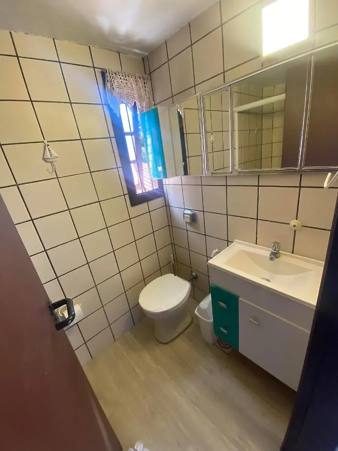 Casa De 3 Quartos Em Garopaba - Bairro Ferraz 0*,